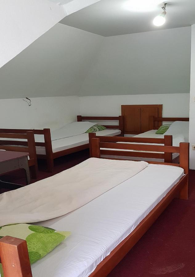 Guesthouse Mece Бело Поле Екстериор снимка