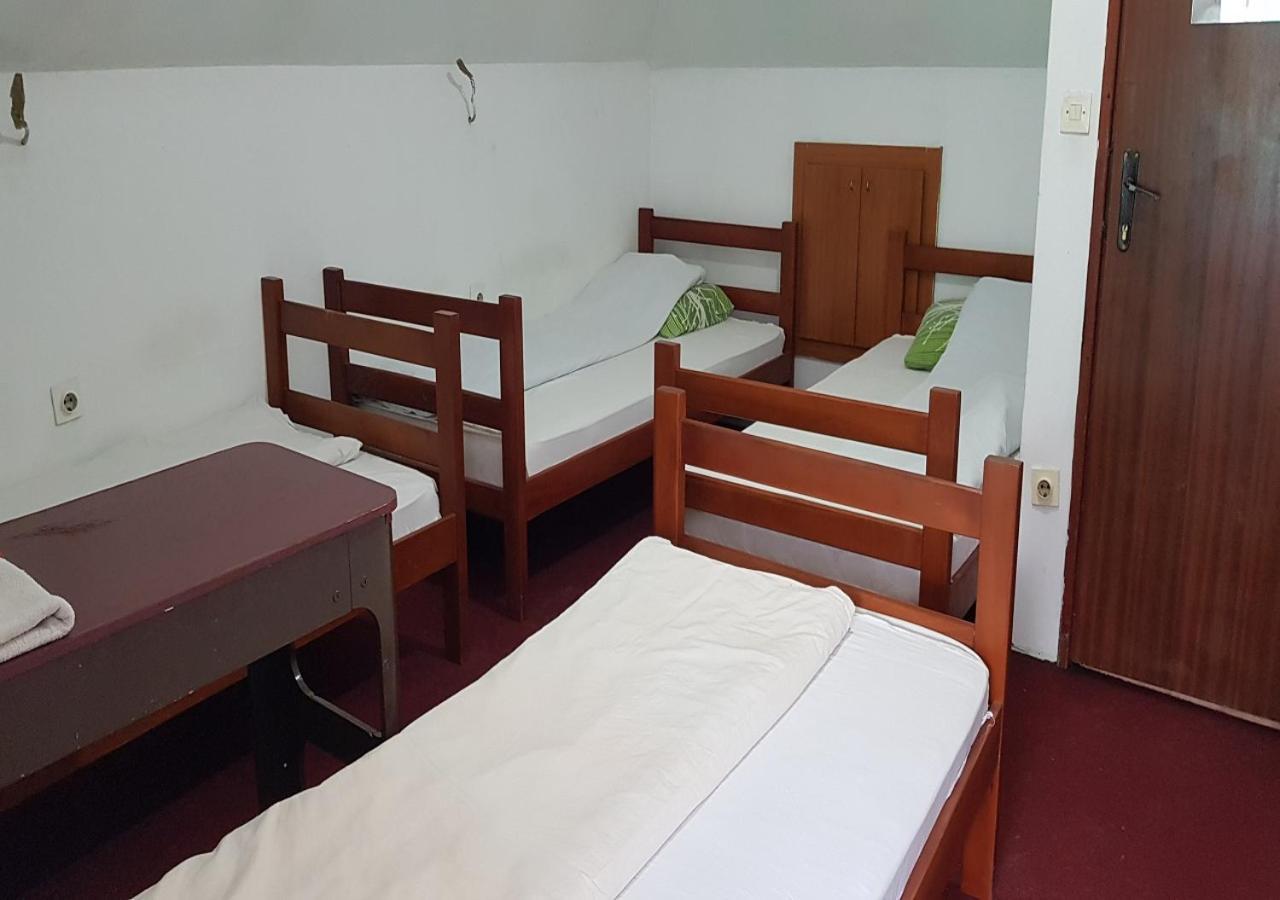 Guesthouse Mece Бело Поле Екстериор снимка